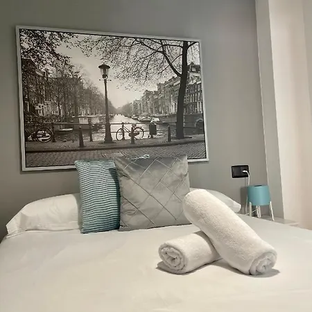 Jardin De San Feliz / Fontan アパート *