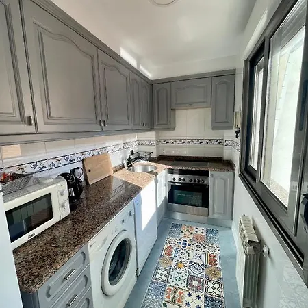 Jardin De San Feliz / Fontan アパート