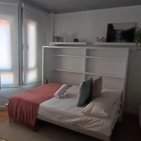 Jardin De San Feliz / Fontan アパート オビエド